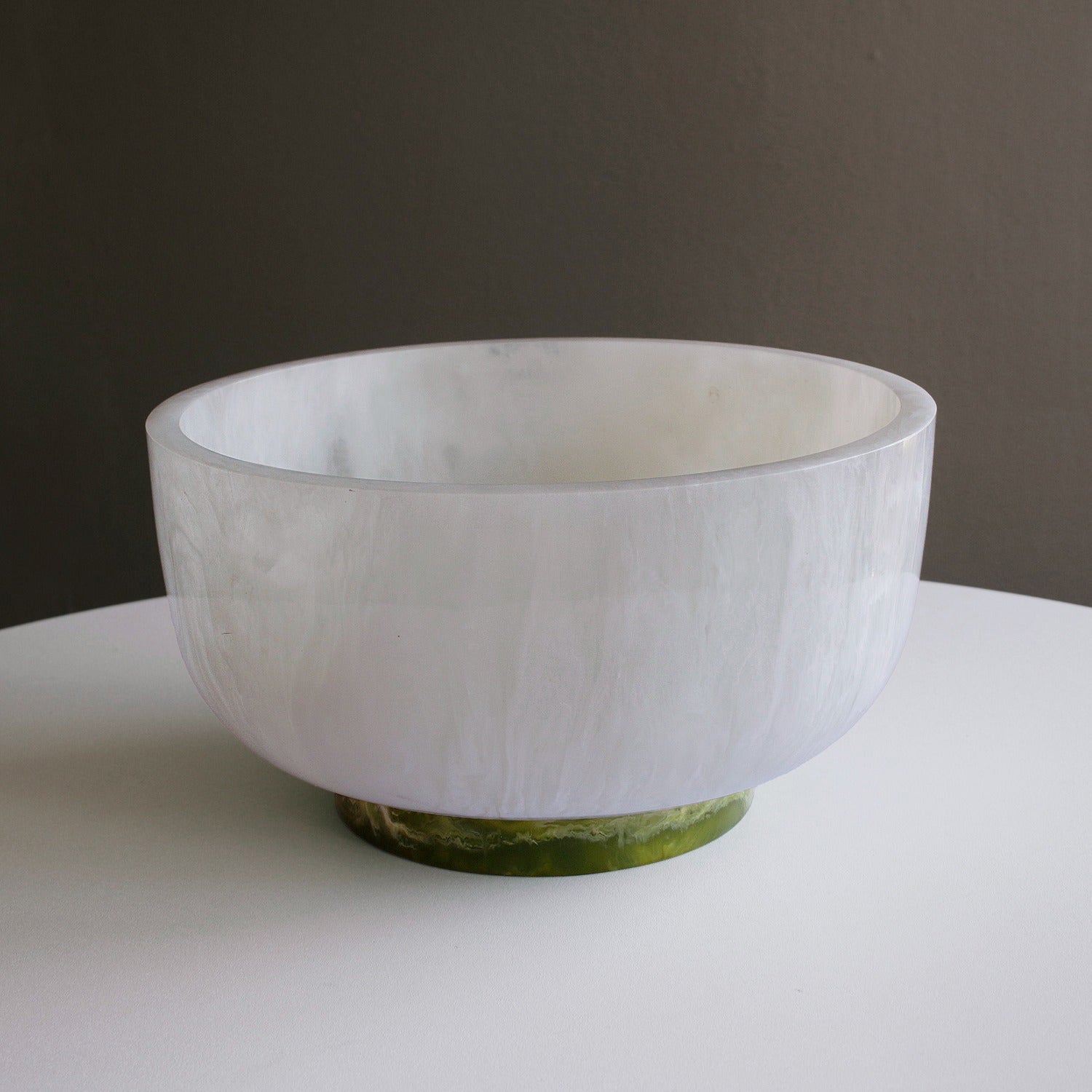 RESIN Rio Large Bowl with Base (White and Green)